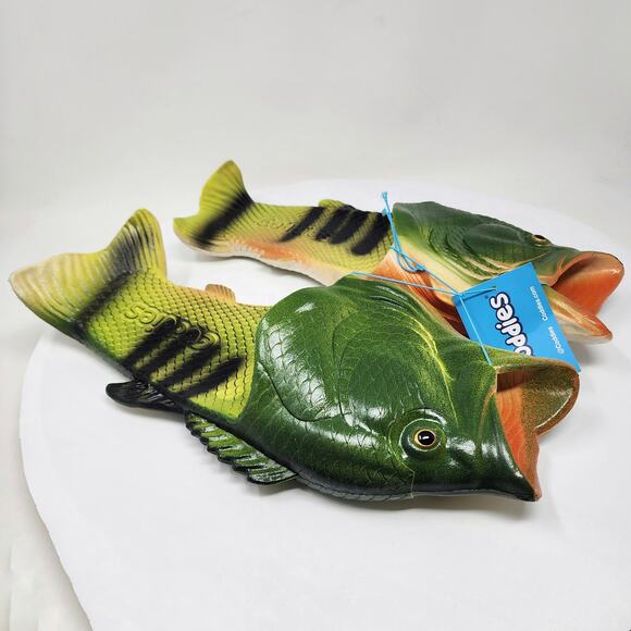 Coddies Fish Sandals Men 12-13 Green Rubber Bass Fisherman Gift Gag Gift NWT - Picture 2 of 11